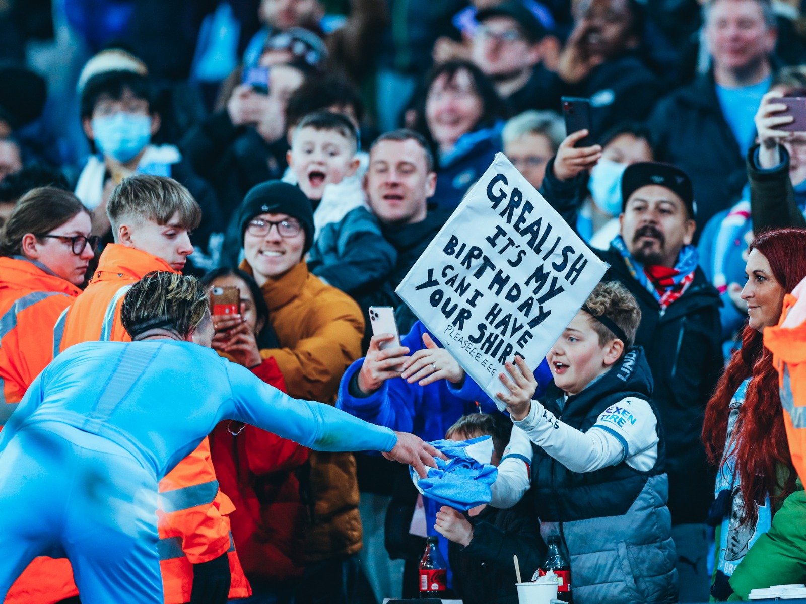 却展示出顽 却展示出顽